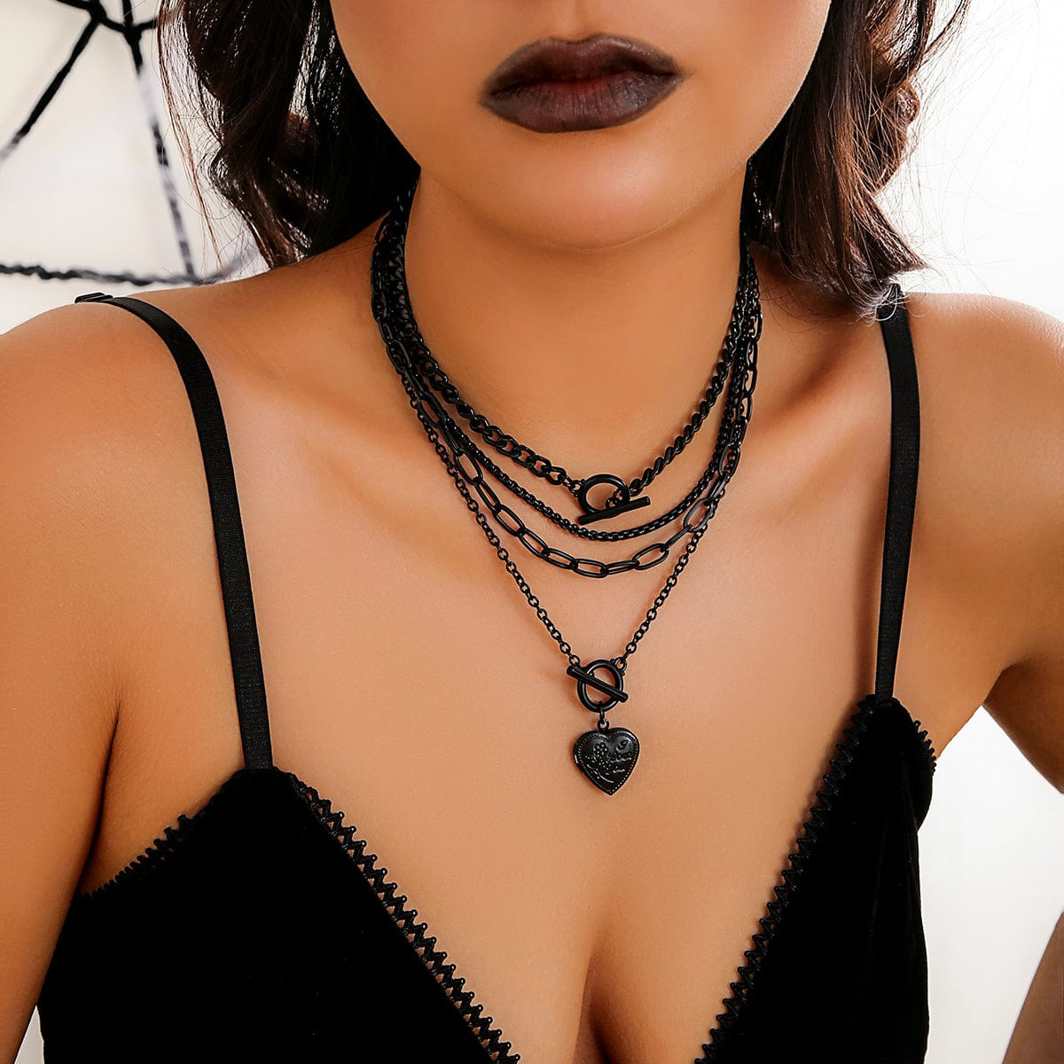 Chic Layered Toggle Clasp Heart Pendant Chain Necklace Set