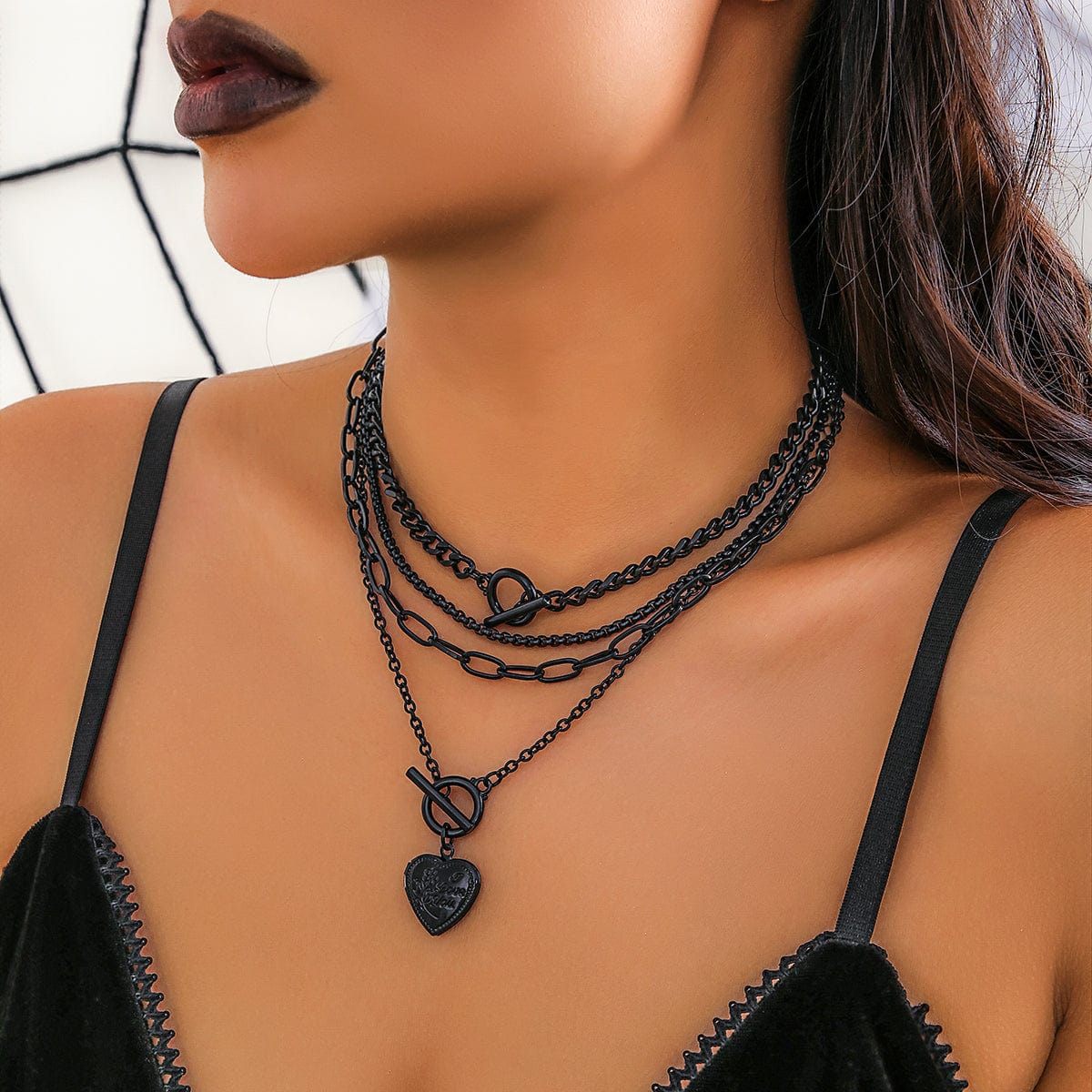 Chic Layered Toggle Clasp Heart Pendant Chain Necklace Set