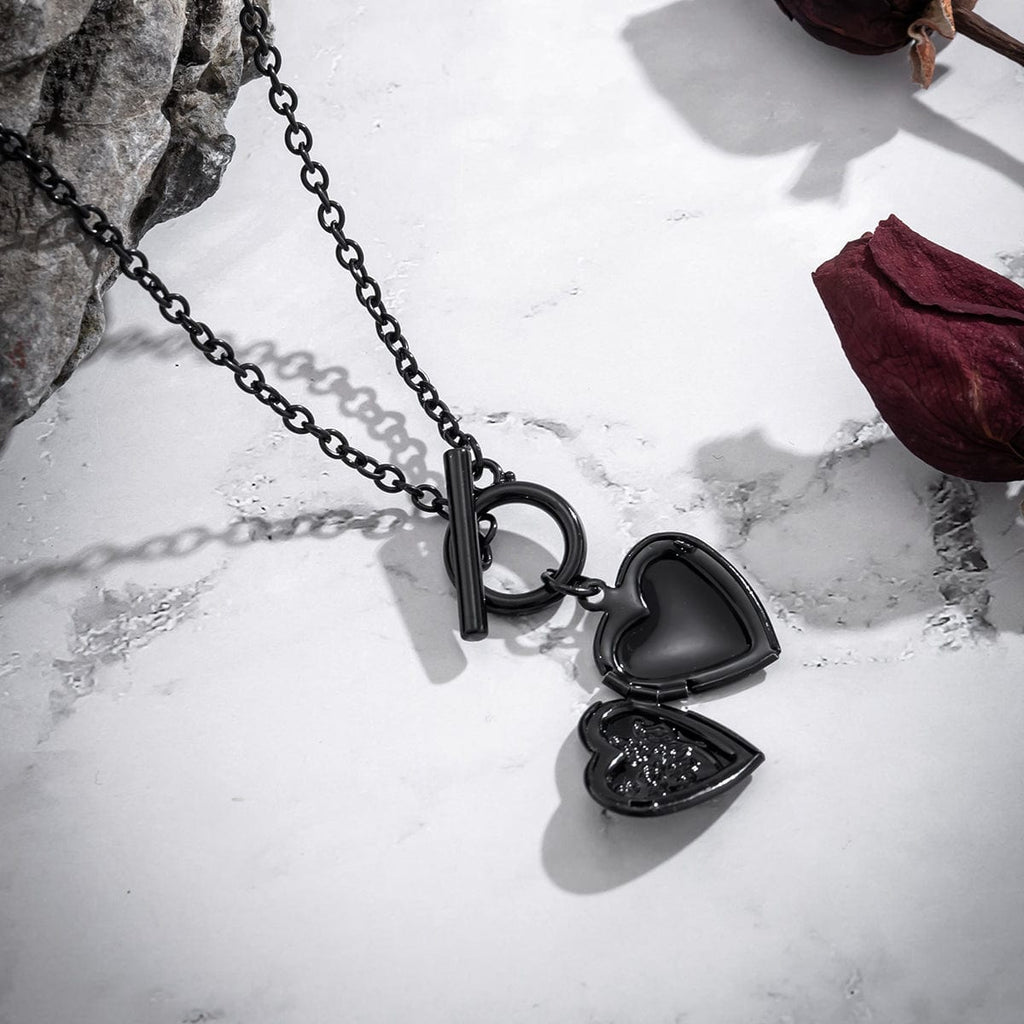 Chic Layered Toggle Clasp Heart Pendant Chain Necklace Set