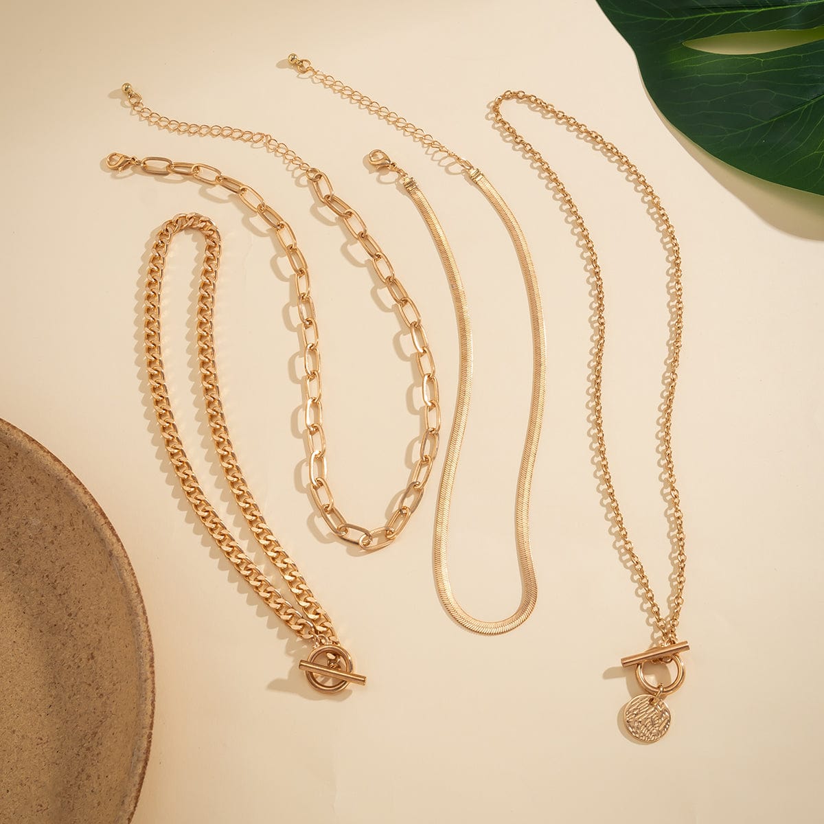 Chic Layered Toggle Clasp Round Disk Pendant Chain Necklace Set