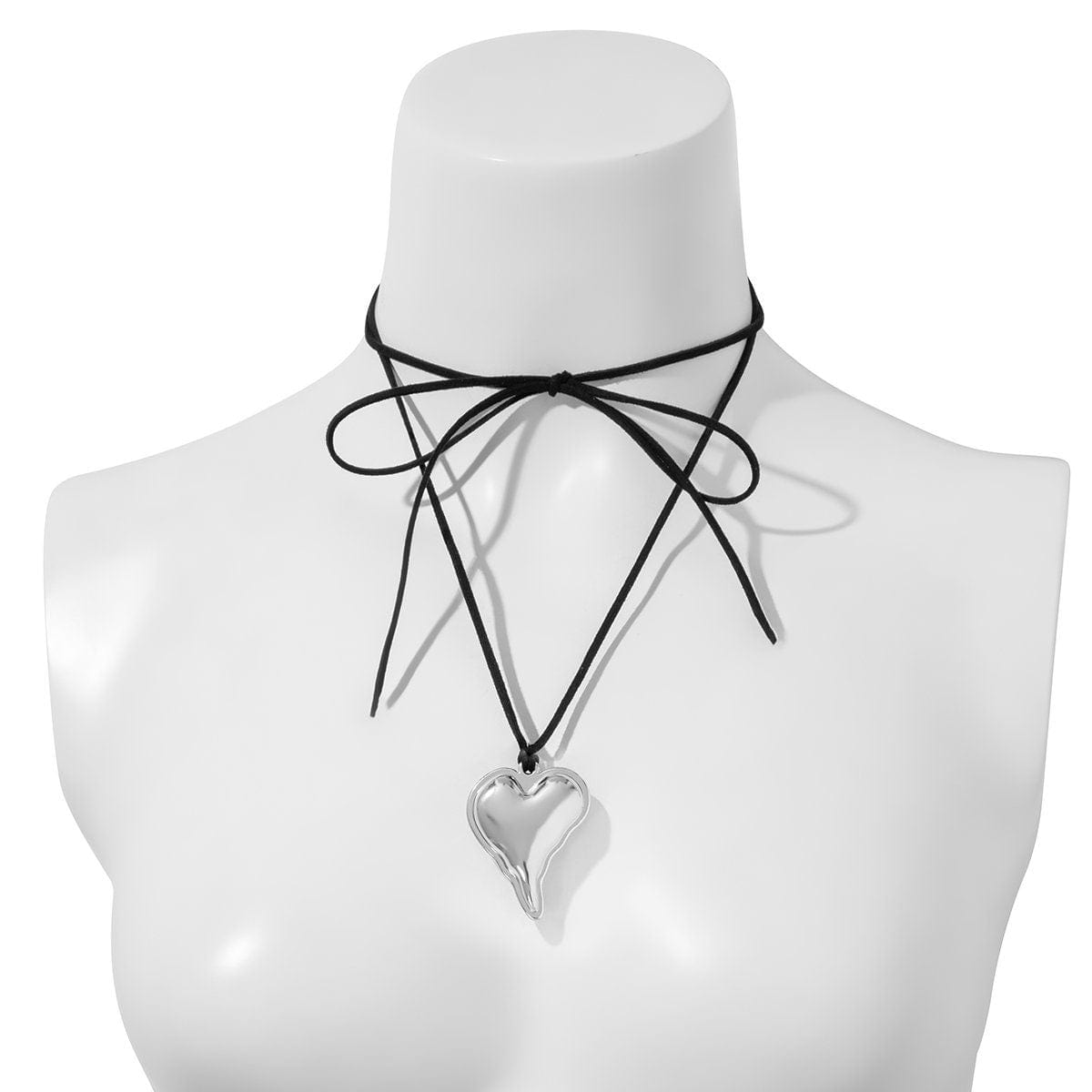 Chic Melting Heart Pendant Velvet String Necklace