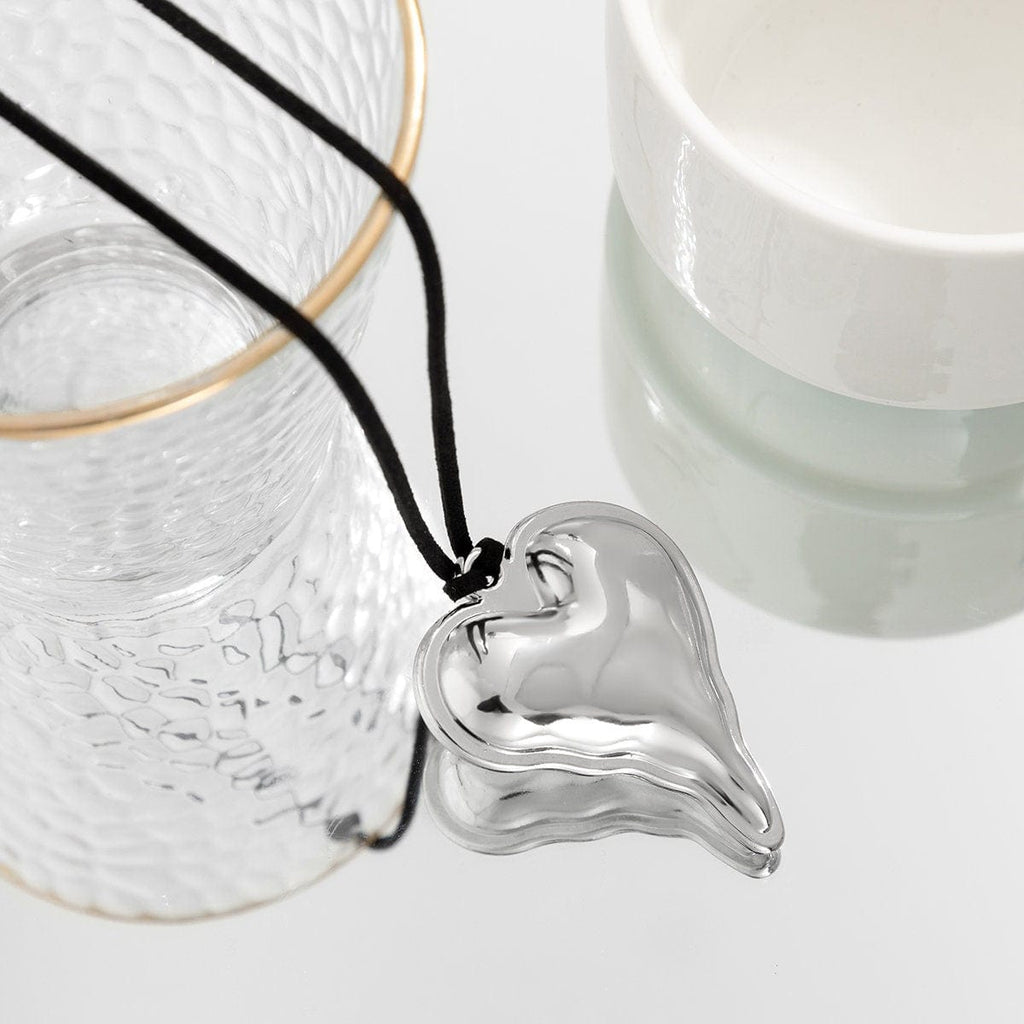 Chic Melting Heart Pendant Velvet String Necklace